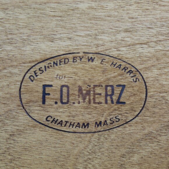 Vintage F.O. Merz Designed Oval Shaker Box with Hand Painted Dog - Picture 6 of 7